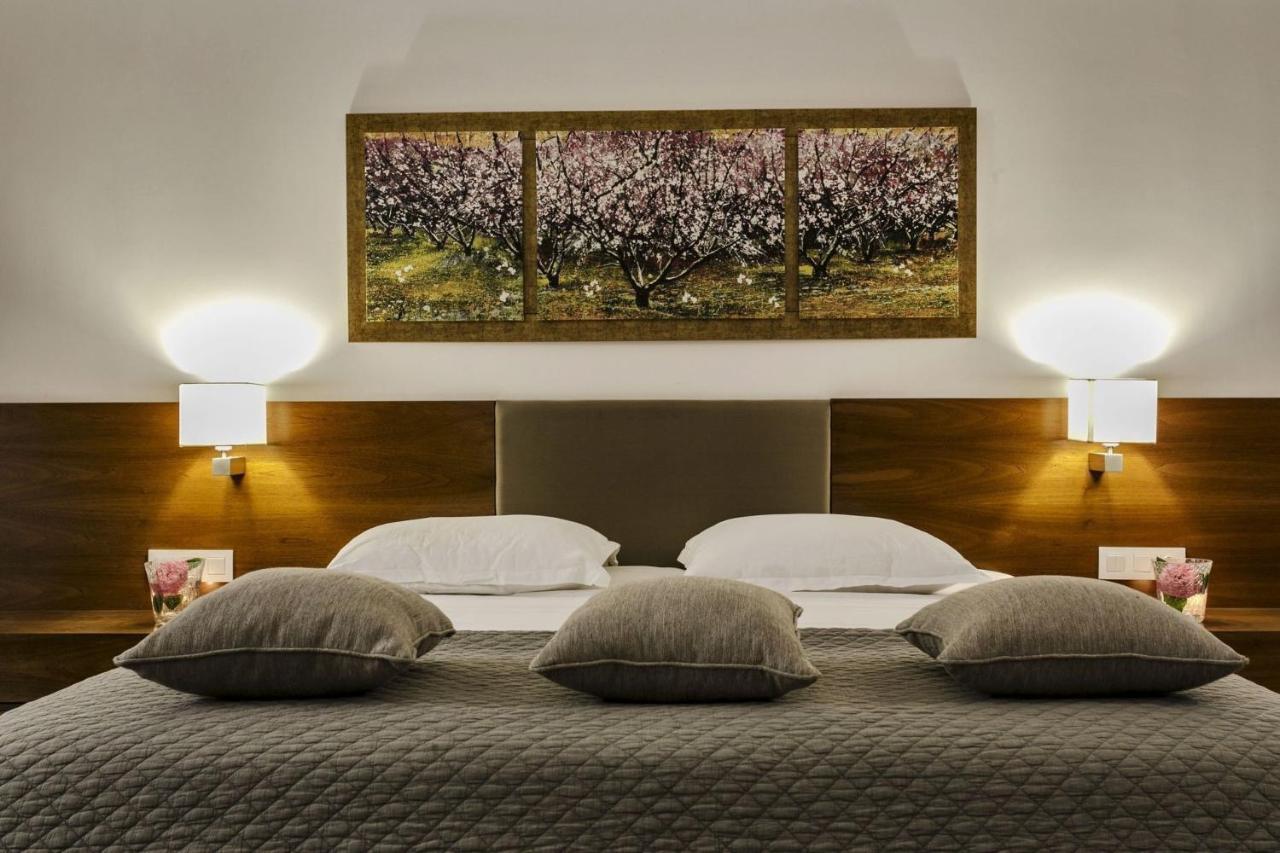 12 Months Resort & Spa Tsagaráda Eksteriør bilde